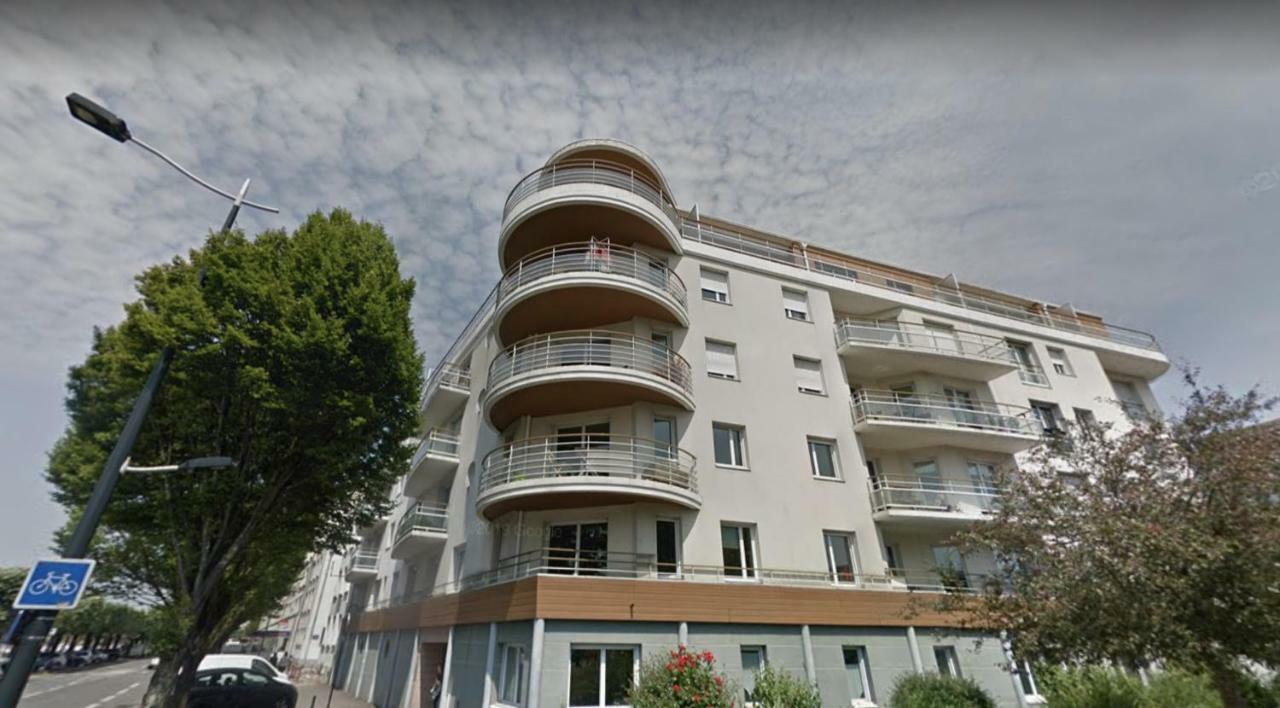 L'Idylle : T2 De Standing Avec Parking - Gare/Cite Des Congres/Lieu Unique Apartman Nantes Kültér fotó